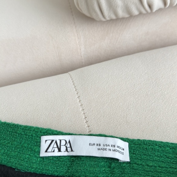 ZARA PENCIL TWEED SKIRT WITH RHINESTONE BUTTONS - Picture 10 of 12